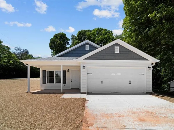 4101 Castleford Dr, Colfax, NC 27235