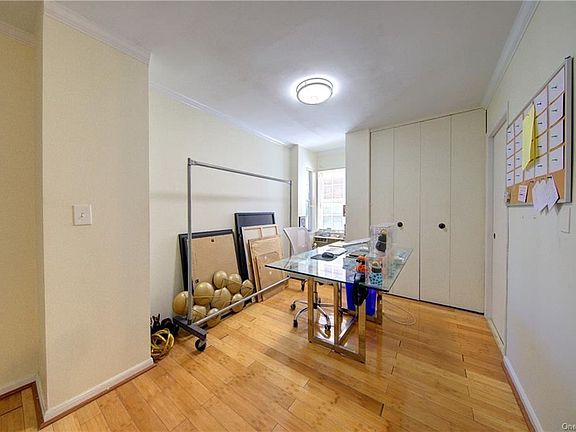 3rd image of 207-18 Jordan Dr Unit 91L