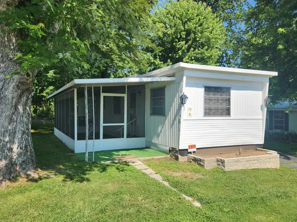 79 Ironwood Dr, Hendersonville, NC 28739