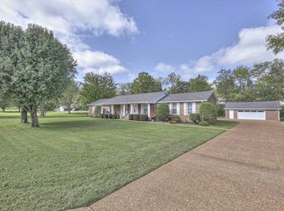 1703 Cook Dr, Lebanon, TN 37087