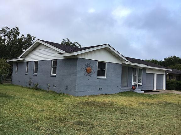 3rd image of 518 Creek St