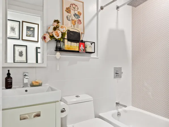 164 Underhill Avenue image 7 of 18