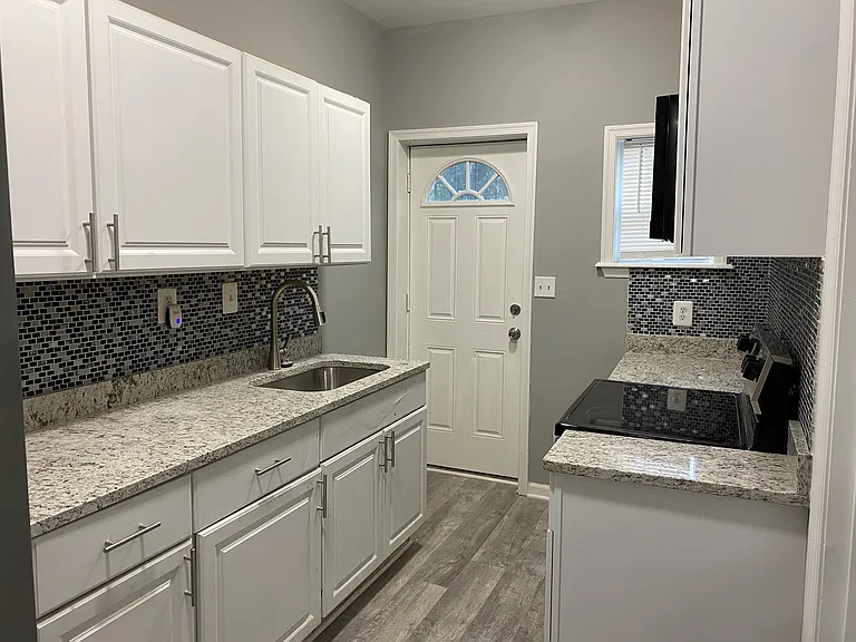 2922 Grantley Ave — Photo 18