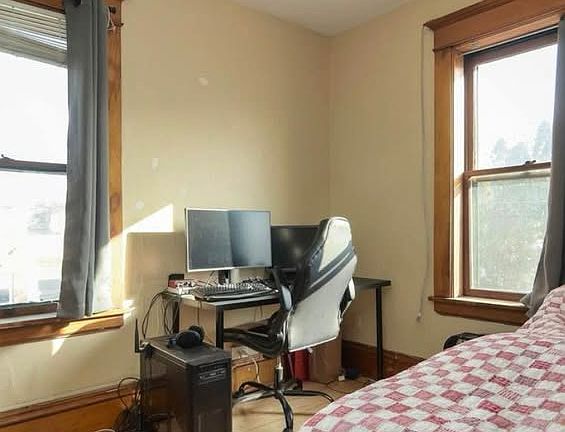 2nd image of 1596 Hague Ave