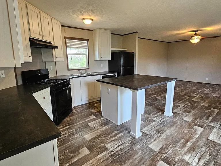 5434 S Kansas Ave — Photo 1