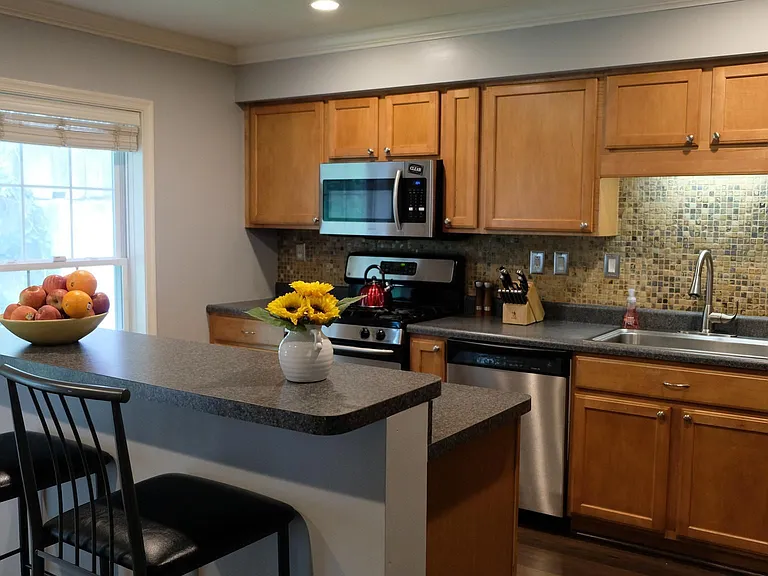 100 Parker Ave #12 — Photo 15