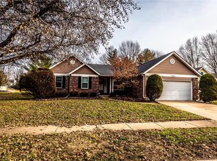 813 Keeneland Rd, Florissant, MO 63034