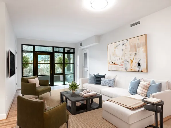 Flats at Bethesda Avenue