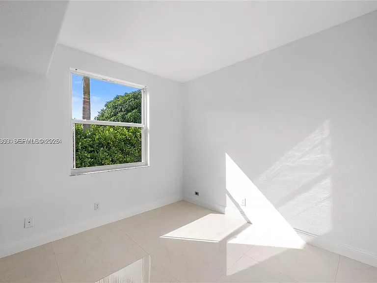 16449 SW 84th Pl — Photo 48