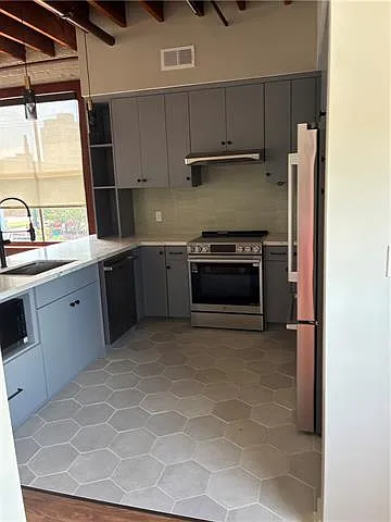 Building Photo - 814 Howard Ave #201