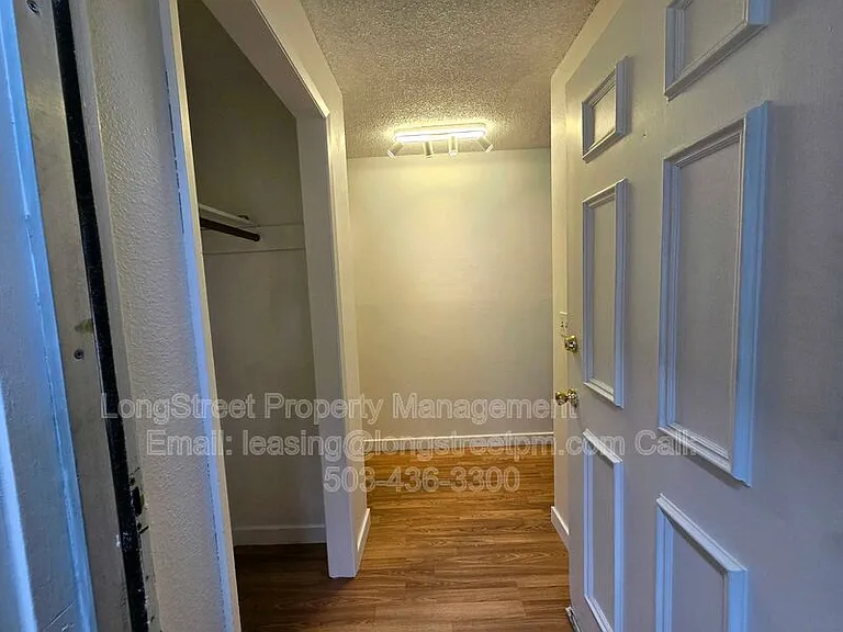 2711 Newton St — Photo 6