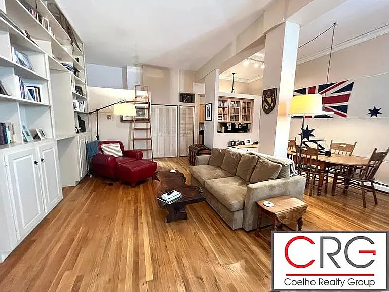 238 Columbia St #1 — Photo 3