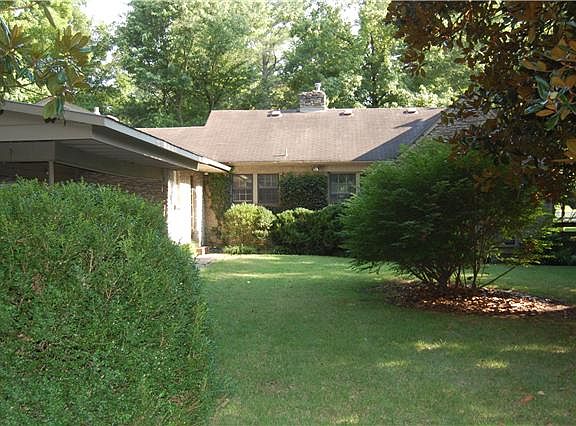 3rd image of 422 Boyd Mill Ave