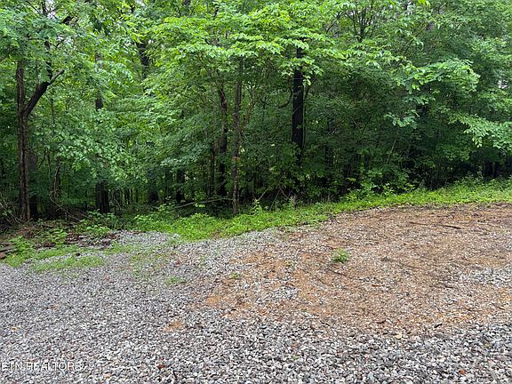 5th image of Lakemont Ln