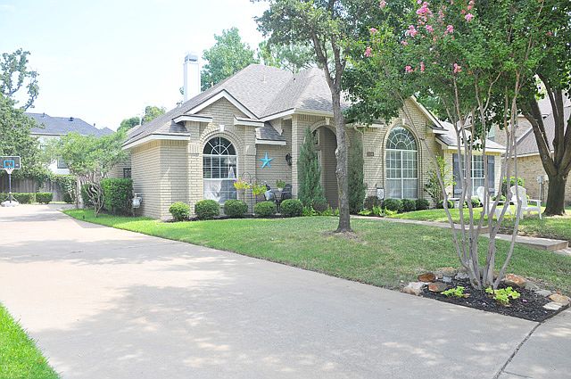 1st image of 600 Autumnwood Ln