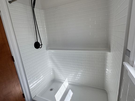 5th image of 50 Reed St