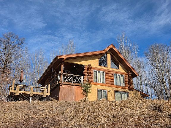 3rd image of 3895 Division St W