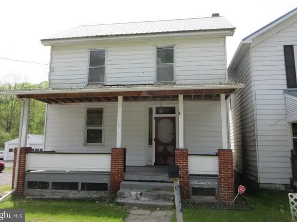 808 Long Run Rd, Mill Hall, PA 17751