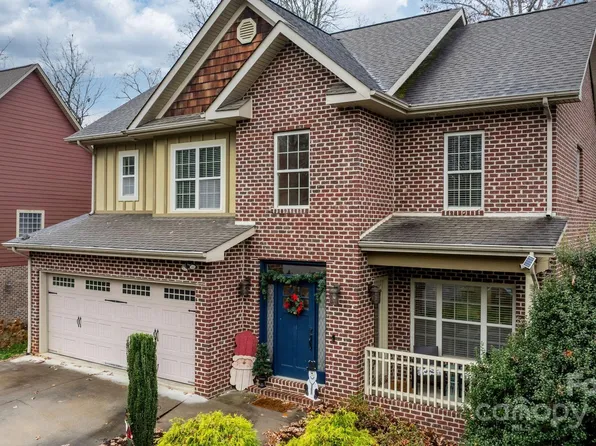 107 Maplewood Ct, Hudson, NC 28638