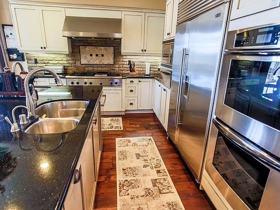3rd image of 3298 Windridge Ave