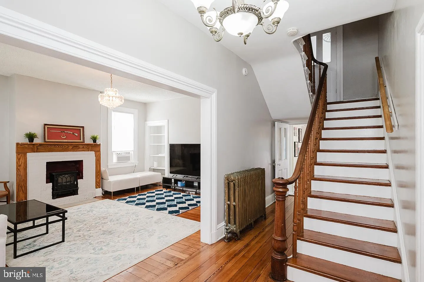 7 bed, 2.0 bath, 2624 sqft, $3,600 — Photo 3