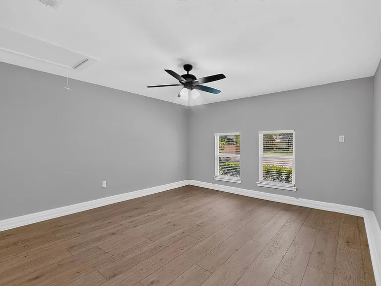 1004 Cross Bend Rd — Photo 4
