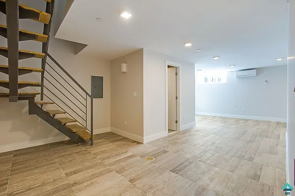 Rented by EXR | media 6