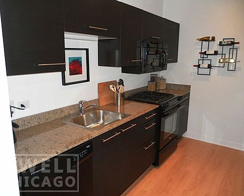 5th image of 860 W Blackhawk St Unit 504