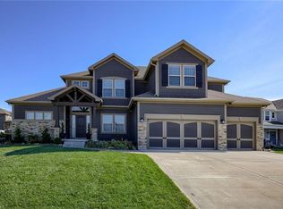 9611 N Oxford Ct, Kansas City, MO 64157