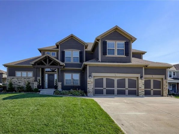 9611 N Oxford Ct, Kansas City, MO 64157