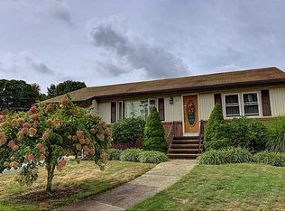 26 Alcar Dr, Johnston, RI 02919