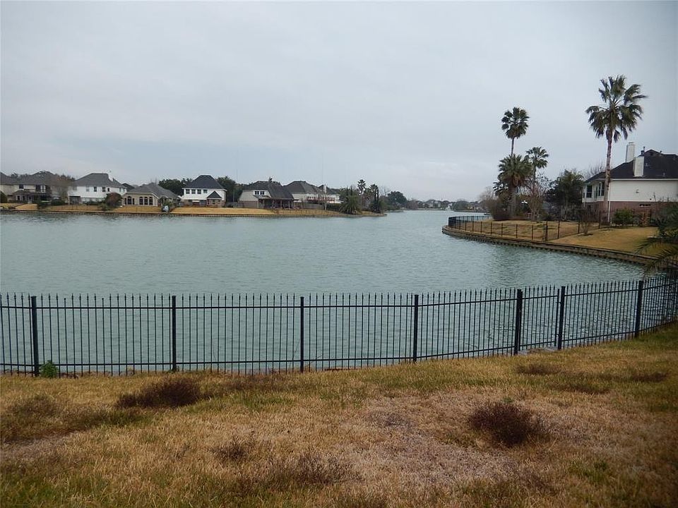 1st image of 4002 Caravel Cir