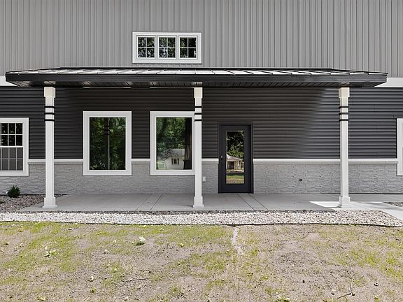 3rd image of 3153 College St