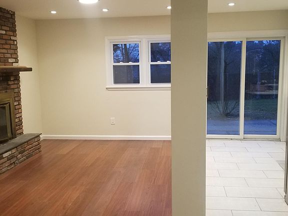 4th image of 50 Mercury Ave