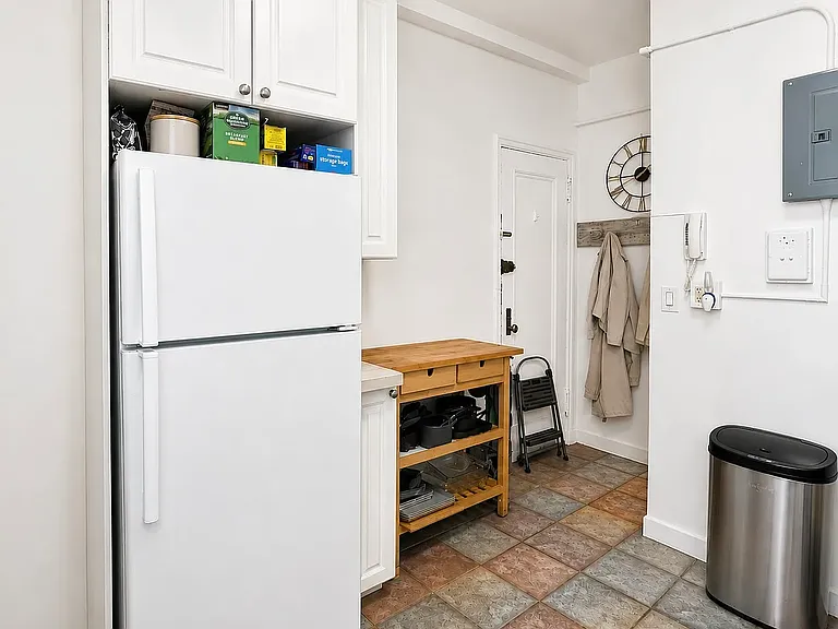 618 Amsterdam Ave #2C — Photo 4