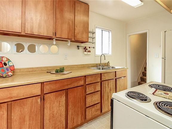 Kitchen has plenty of storage