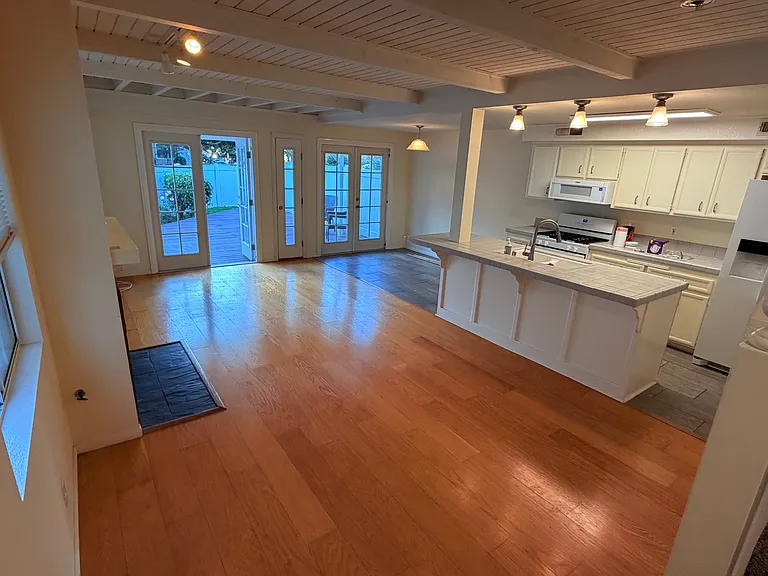 703 F Ave — Photo 2