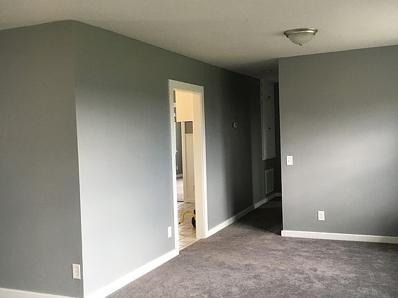3rd image of 126 Spruce Dr