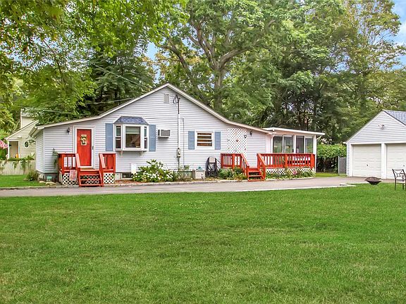 2nd image of 109 Lakeview Dr