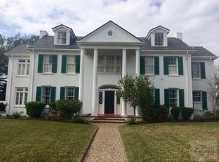 22 Cedar Lawn Dr S, Galveston, TX 77551