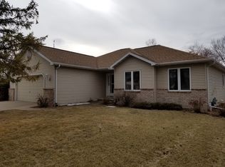 1366 Dunning St, Menasha, WI 54952