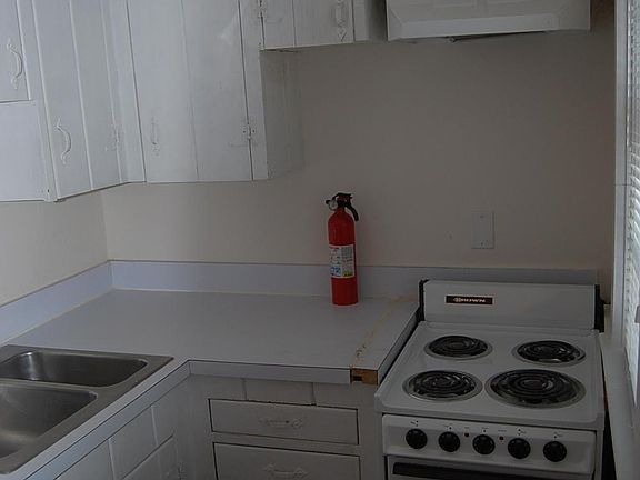 Main floor kitchen (8x10)