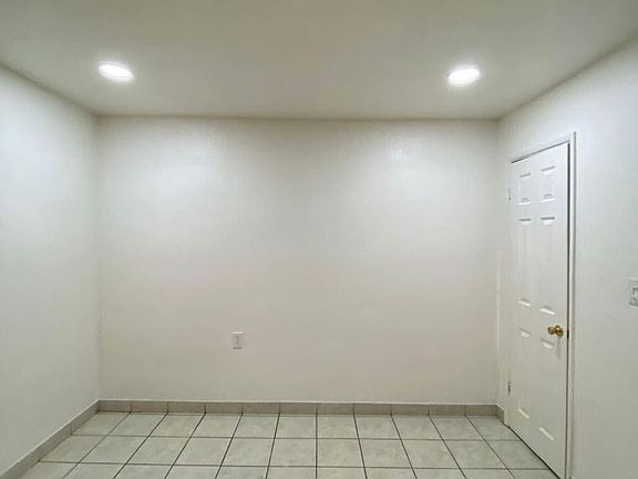 5th image of 2046 N 1st St #5274880