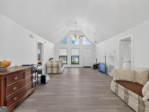 2nd image of 494 Spring St