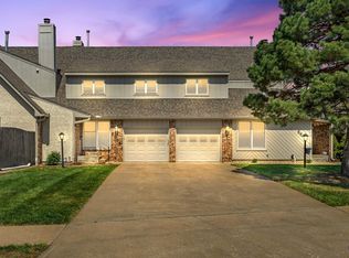 5612 SW Foxcroft Cir S, Topeka, KS 66614