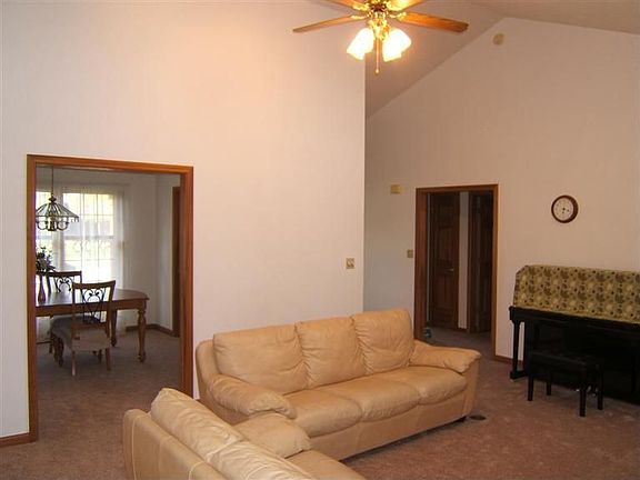 4th image of 125 Denwood Trl