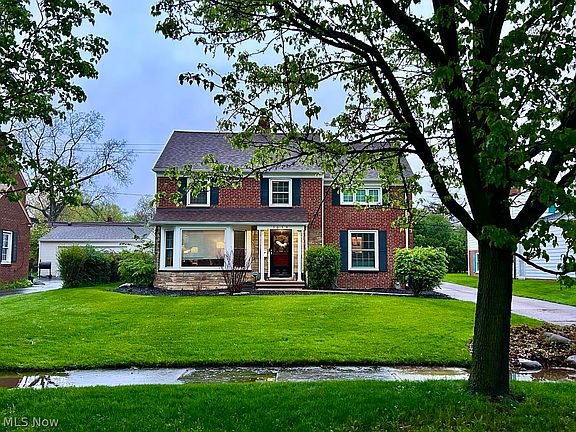 2nd image of 3039 Ludlow Rd