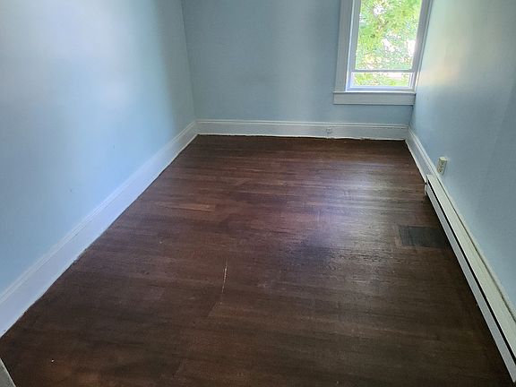 5th image of 634 Holly Ave