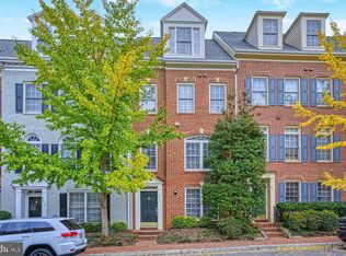 8814 Hunting Lodge Ct, Vienna, VA 22182