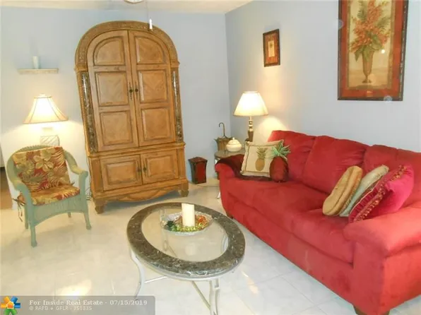 2050 NE 39th St #313S, Lighthouse Pt, FL 33064